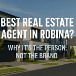 Conrad Hyslop Harcourts agent in Robina negotiating with buyer | Real estate agent Robina